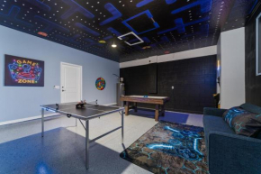 Incredible NEW 5BD Home All suites with Pool and BBQ Grill